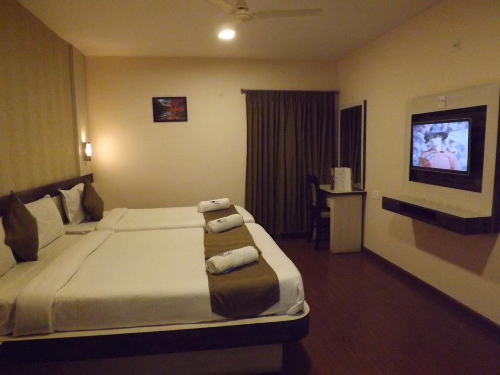 เดอะ มาเจสติค คราวน์ โฮเต็ล Hotel อูตี ภายนอก รูปภาพ